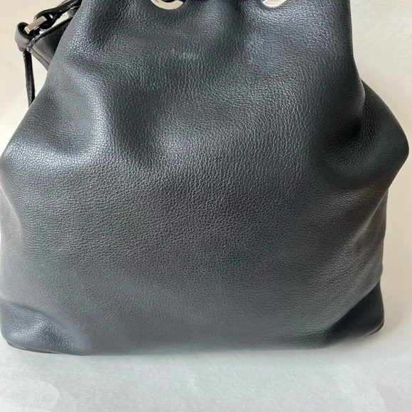 Michael Michael Kors Large Jules Black Bucket Bag - Picture 6 of 16